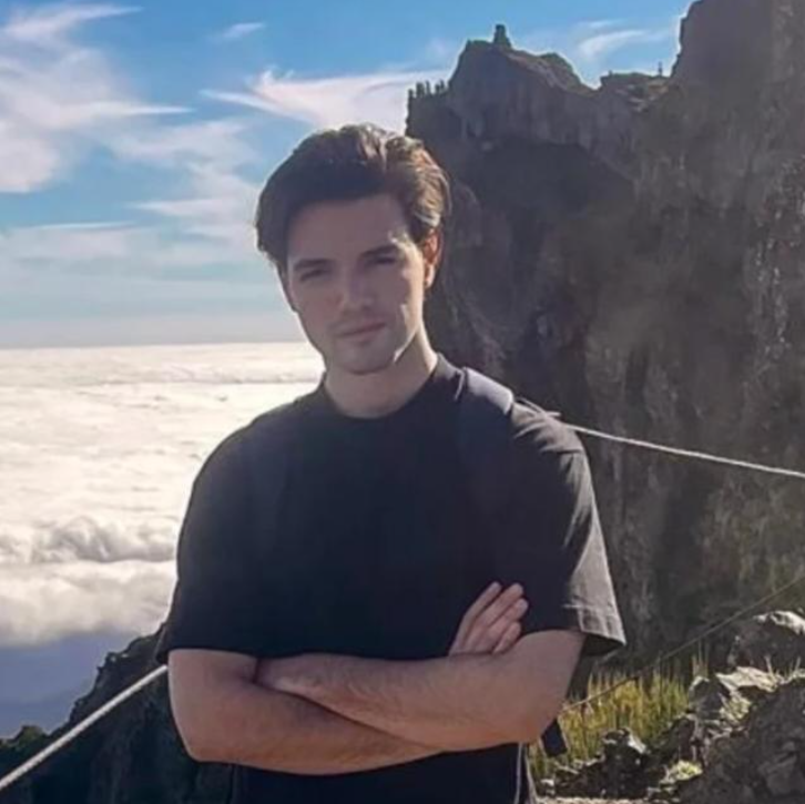 Victor - meditator matematică și informatică